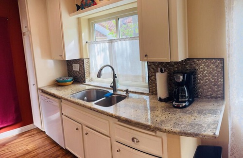 Mira Mesa Condo | 4 mi to La Jolla Beaches, Pool, A/C, Desk, Available Mid & Long term