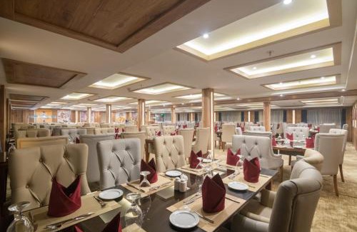 Qena Boat Rental | 4 nighhts luxury Nile cruise from Luxor to Aswan