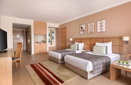 Ain Sokhna Hotel | 4 Pool-View Rooms | Exclusive Golf Access + Beachfront Escape