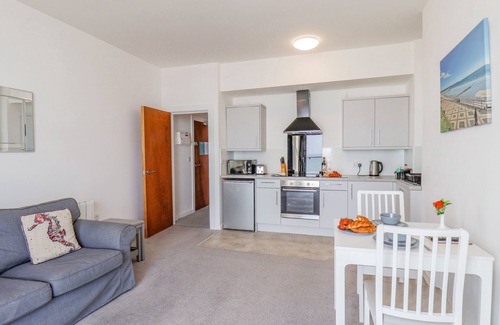 Bridlington Old Town Cottage | 4 SEAVIEW @ BRIDLINGTON BAY, romantic in Bridlington