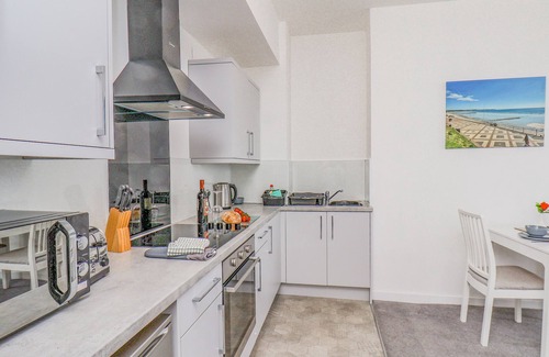 Bridlington Old Town Cottage | 4 SEAVIEW @ BRIDLINGTON BAY, romantic in Bridlington