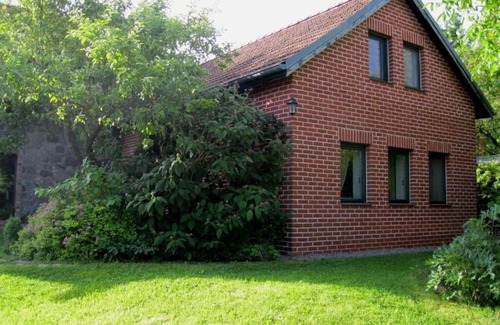 Chorin House | 4-star apartment in rich nature, close to Berlin, sauna, garden, pet on request