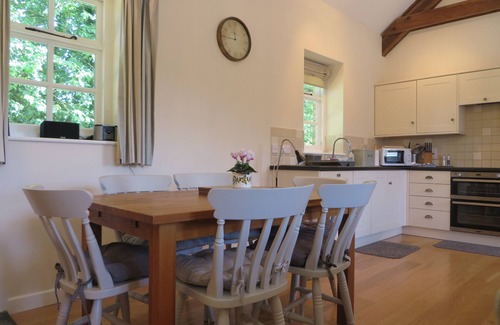 Marlborough Cottage | 4 Star holiday cottage on farm near Marlborough, Stonehenge and Avebury