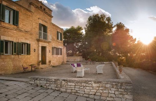 Paceco Villa | 400 m² Villa ∙ 5 bedrooms ∙ 8 guests