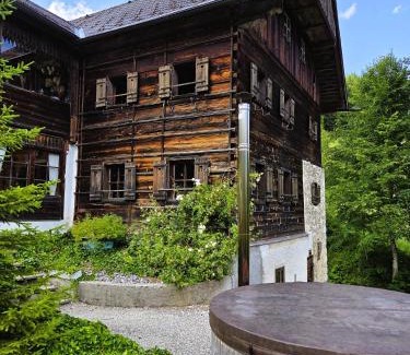 Bad Goisern House | 400 year old wooden house