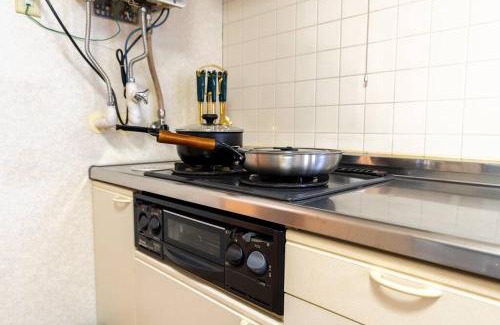 Sakura Apartment | 401号室貸切!2DK/京成佐倉駅徒歩3分・電車成田空港20分・京成上野直結!厨房/風呂/畳/4名