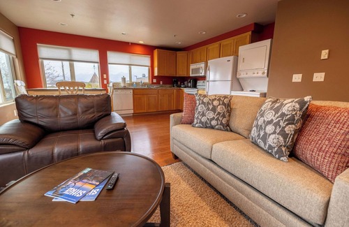 Sitka Apartment | 406 Etolin Way - 2 Bedroom, 1 Bathroom, Located Downtown