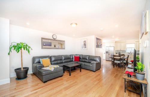 Quincy House | 41 - 3BR Quincy - Lovely Townhouse near Adams