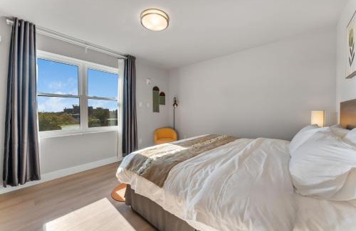 Spruce Hill Apartment | 4211 Suites