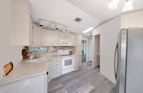 River Ranch House | 429b) Unique home in fun community!