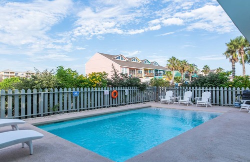 Sand Point House | 474 m² House ∙ 6 bedrooms ∙ 16 guests