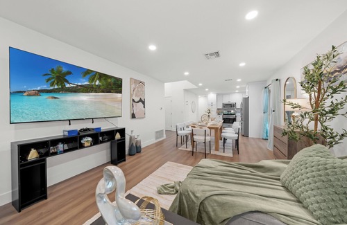 El Cajon House | 4BR/2Bth, Hot Tub, King Bed, Garage, Gated Backyard