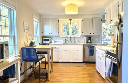Newbury House | 4BR near Plum Island & Newburyport, sleeps 8