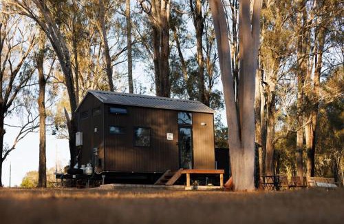 Jimboomba House | 5 Acre Retreat Jimboomba Loft by Tiny Away