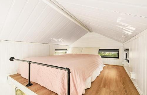 Jimboomba House | 5 Acre Retreat Jimboomba Loft by Tiny Away