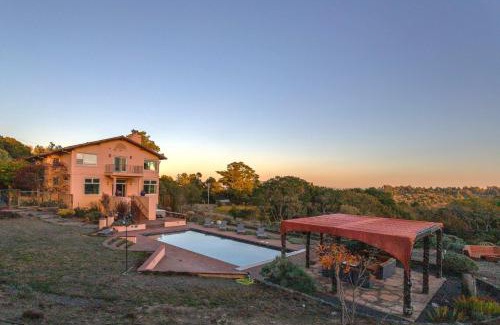 Sebastopol Villa | 5 Acre Villa Retreat with Vineyard Pool Spa & Amazing Views of Sonoma County