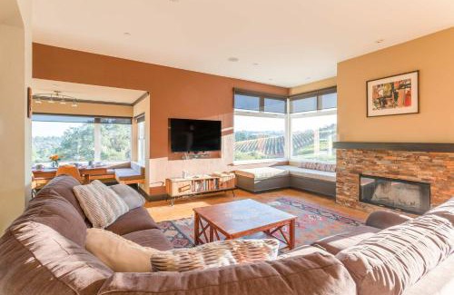 Sebastopol Villa | 5 Acre Villa Retreat with Vineyard Pool Spa & Amazing Views of Sonoma County