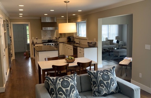 Wainscott Woods House | 5 Bdrm, 4.5 Bath, Heated Pool, Bike to best Beach & 5 min walk to Wainscott Cntr