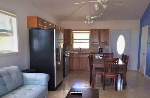 Kemps Bay Villa | 5 Beach Homes Near White Sand Beaches of South Andros