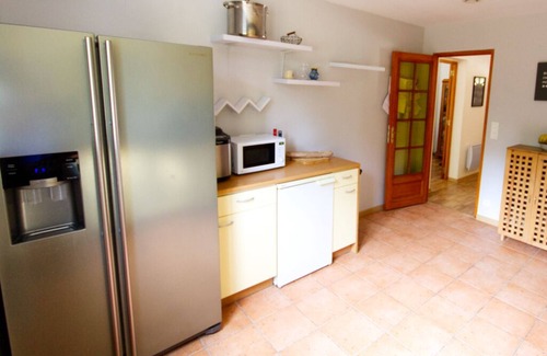 Augignac Villa | 5-bed house with pool in Dordogne, walk to beach and restaurants