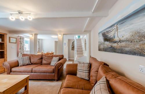 Kidwelly House | 5 Bed in Mynyddygarreg oc-c32367