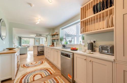 Kidwelly House | 5 Bed in Mynyddygarreg oc-c32367