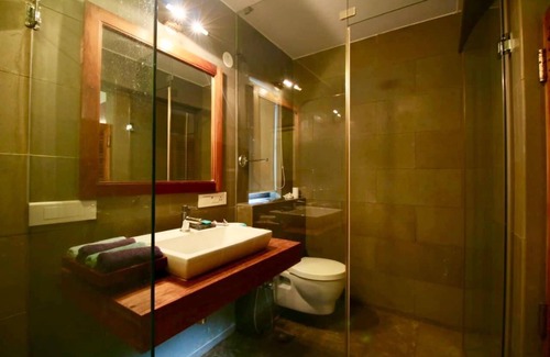 Pilerne Industrial Estates Villa | 5 Bed Luxury Infinity Pool Villa With Jacuzzi