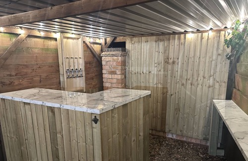 Cleedownton Cottage | 5 BedDetach w hottub