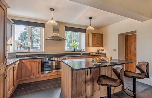 Cwmtirmynach Cottage | 5 bedroom accommodation in Cerrigydrudion