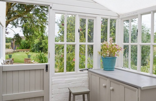 Tilney Fen End Cottage | 5 bedroom accommodation in Tilney St Lawrence, near Kings Lynn