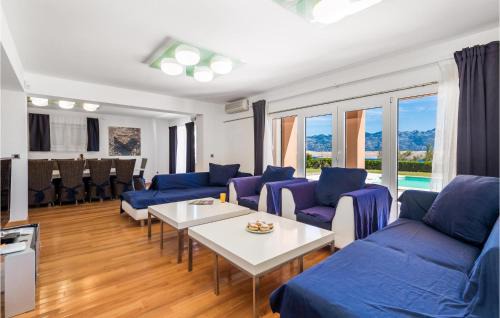 Bosana House | 5 Bedroom Awesome Home In Pag