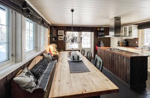 Vestre Slidre House | 5 bedroom awesome home in Røn