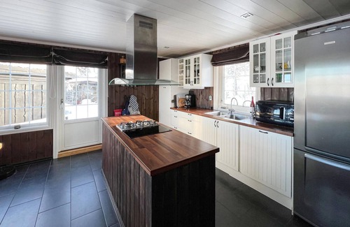 Vestre Slidre House | 5 bedroom awesome home in Røn