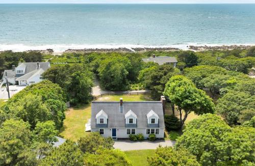 Silver Beach House | 5-Bedroom Cape Cod Retreat on Scraggy Neck