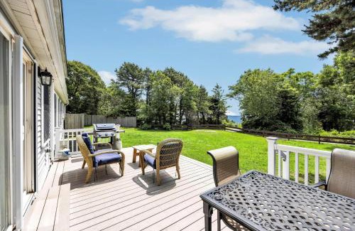 Silver Beach House | 5-Bedroom Cape Cod Retreat on Scraggy Neck