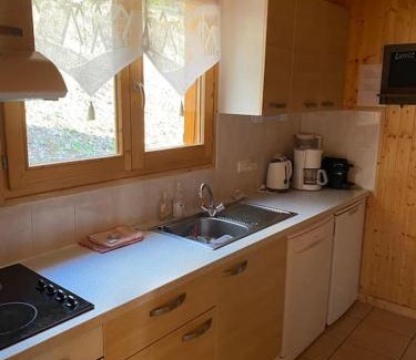 Station de Drouzin le Mont Ski Chalet | 5-bedroom Chalet with Sauna and stunning views