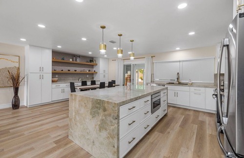 University City House | 5 bedroom house in marvelous San Diego with AC, WiFi. Enjoy your stay