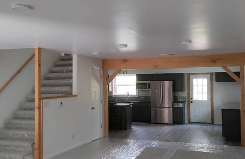 Bentleyville House | 5-bedroom house on open lot in Bentleyville with spacious kitchen and LR.