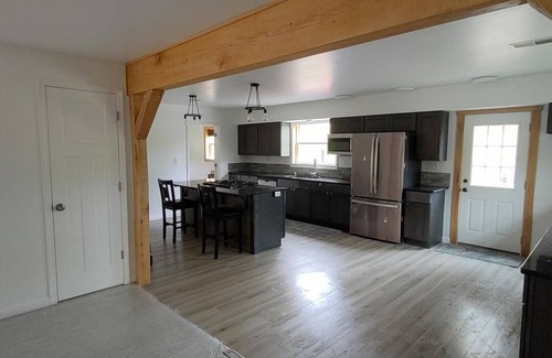 Bentleyville House | 5-bedroom house on open lot in Bentleyville with spacious kitchen and LR.