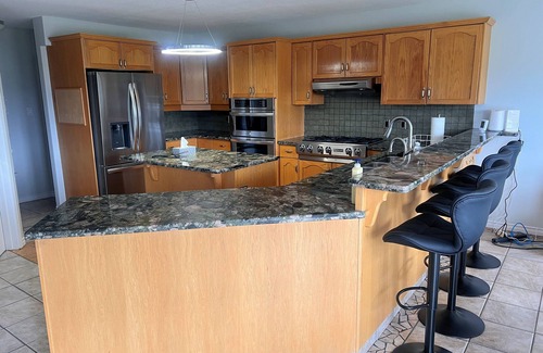 Jasper East House | 5 Bedrooms & 4 Baths - 2-minute DRIVE to Jasper National Park