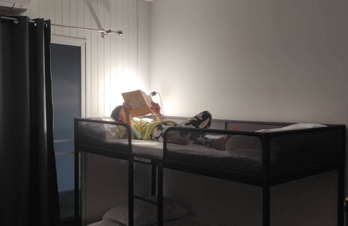 Don Muang House | 5 minutes to the Don Mueang Airport connector and Don Mueang Red Line station.