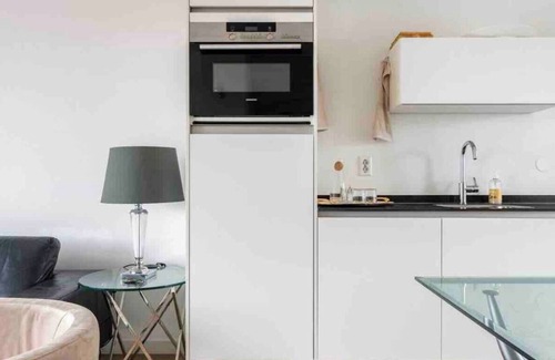 Van der Pekbuurt Apartment | 5 minutes from Central Station! Spacious and bright family apartment with roof terrace.