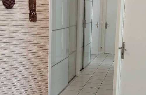 Perigny Apartment | 5 minutes from the old port of La Rochelle, apartment with private park and swimming pool