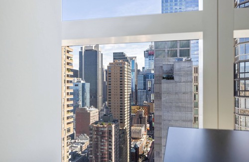 Midtown Condo | 5 Star Luxury 2-bedroom KING Beds condo with best views of Empire State Building