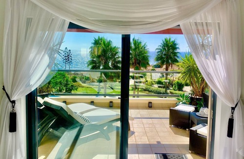 Porto de Mos Apartment | 5* STAR OCEAN VIEW - BEACHSIDE APARTMENT - 2 Pools, Sauna, Jacuzzi Hot Tub, Gym