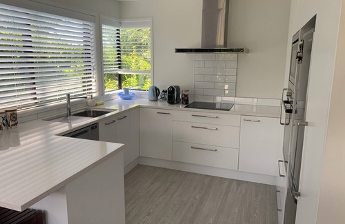 Pyes Pa Cottage | 5 star Tauranga cottage- dog friendly