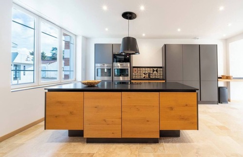 Challans House | 5-suite house downtown