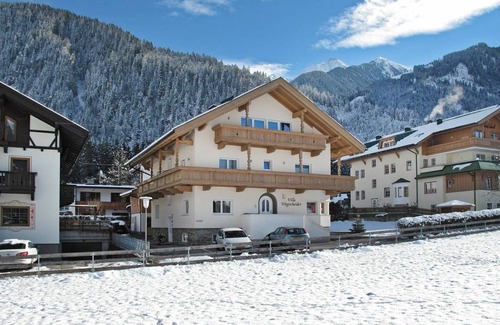Mayrhofen Apartment | 50 m² Apartment ∙ 1 bedroom ∙ 4 guests