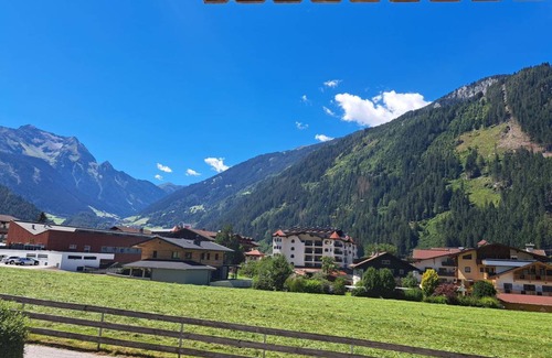 Mayrhofen Apartment | 50 m² Apartment ∙ 1 bedroom ∙ 4 guests