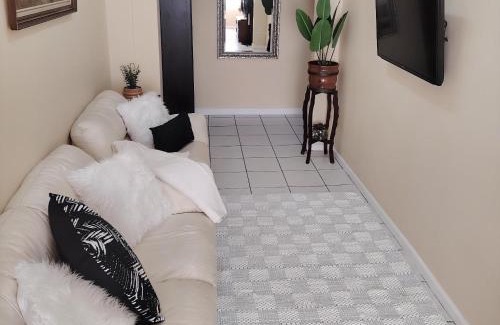 Newton Park Villa | 54 on 7th Newton Park